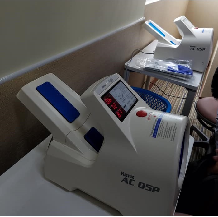 máy đo huyết áp tự động ac-05p-2