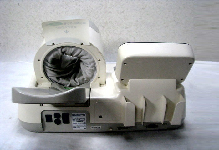 máy đo huyết áp tự động omron hbp-9020-7